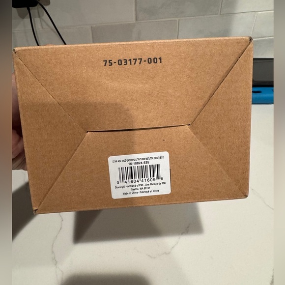 Stanley 40oz Mistletoe Twist Limited Edition - Picture 6 of 10